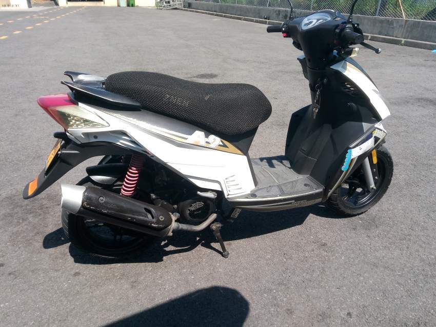 scooter znen a vendre - 0 - Scooters (above 50cc)  on Aster Vender
