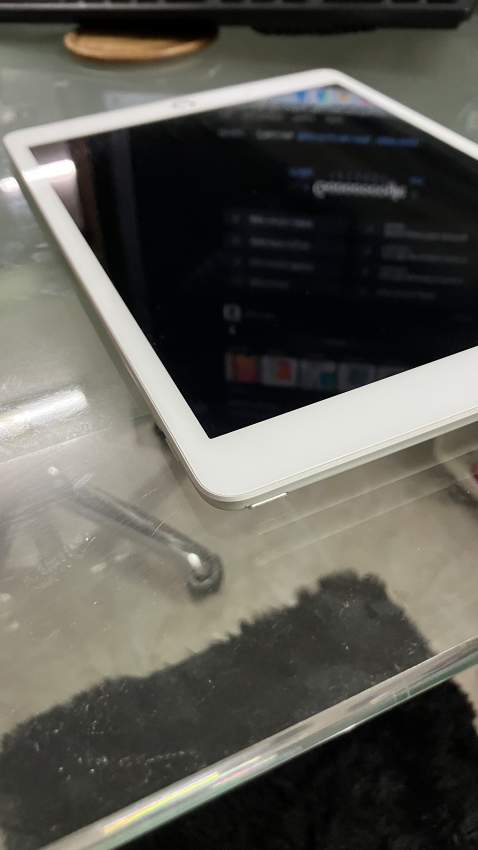 Apple iPad 08 - 2 - Tablet  on Aster Vender