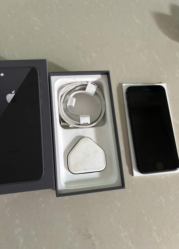 Iphone 8- 64 Gb - 2 - All electronics products  on Aster Vender