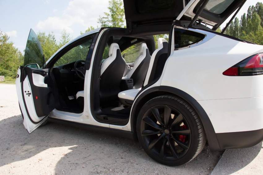 Tesla Model X - 0 - Luxury Cars  on Aster Vender