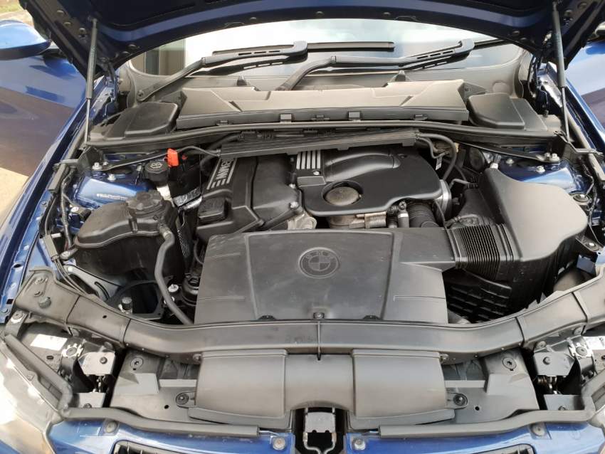 BMW 320i - 3 - Family Cars  on Aster Vender