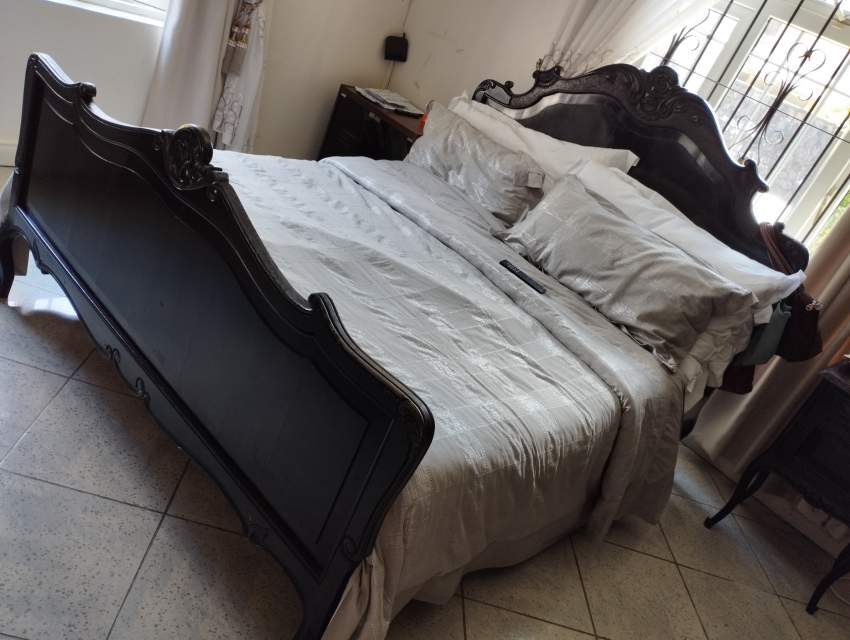 Bedroom furniture set for sale - 1 - Quilt  on Aster Vender