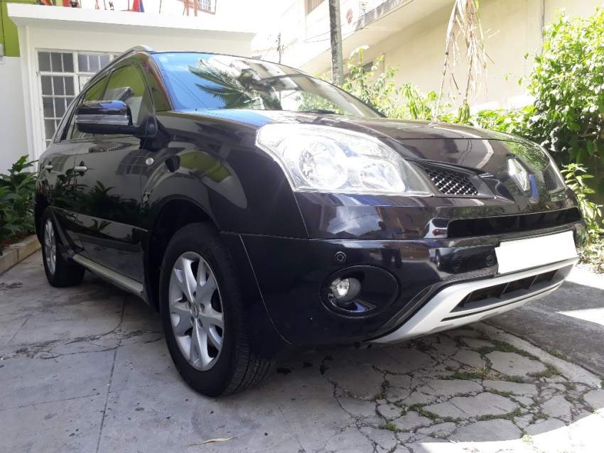 2009 Renault Koleos Executive SUV on Aster Vender