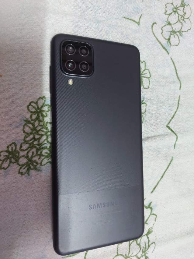 Samsung Galaxy a12  on Aster Vender