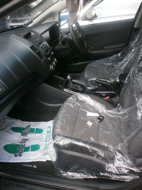 KIA CERATO FORTE K 3 - 2 - Family Cars  on Aster Vender