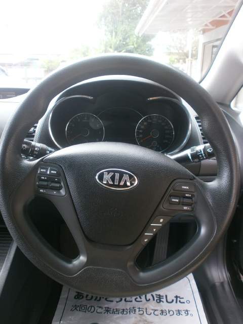 KIA CERATO FORTE K 3 - 7 - Family Cars  on Aster Vender