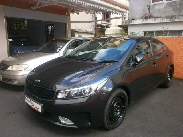 KIA CERATO FORTE K 3 - 1 - Family Cars  on Aster Vender