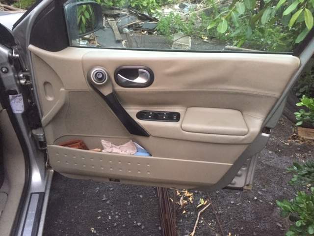 renault megane 2 - 5 - Family Cars  on Aster Vender