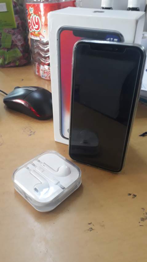 Iphone x silver - 0 - iPhones  on Aster Vender