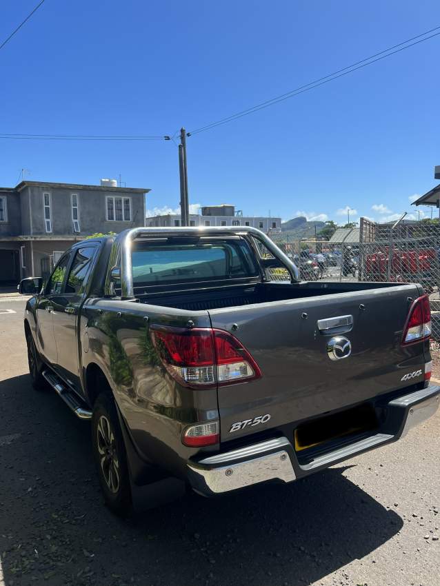Mazda bt 50 - 2 - Passenger Van  on Aster Vender