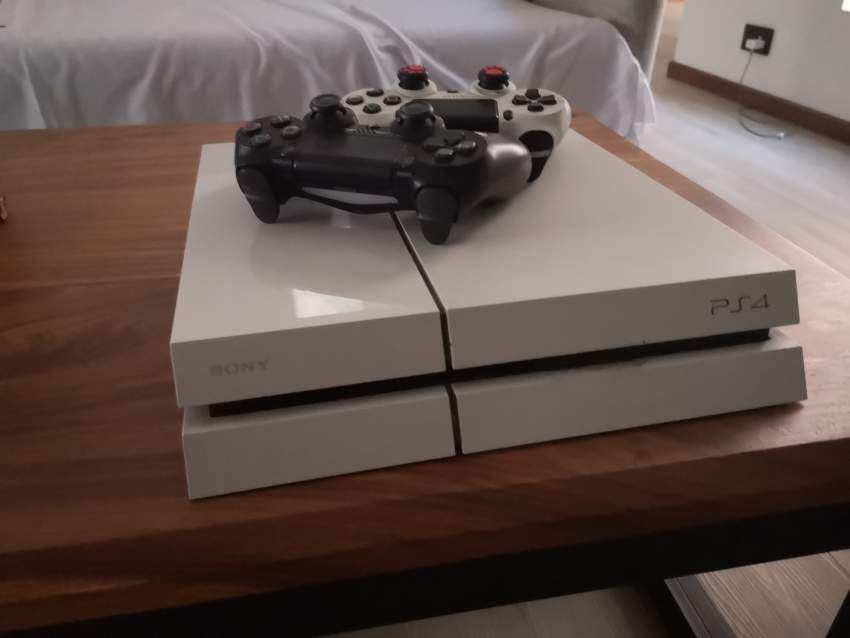 Ps4 exclusive white - 0 - PlayStation 4 (PS4)  on Aster Vender