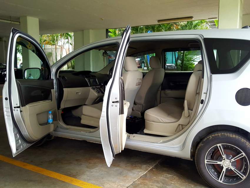 Toyota passo sette - 5 - SUV Cars  on Aster Vender