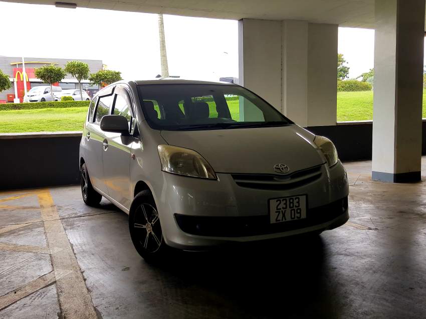 Toyota passo sette - 6 - SUV Cars  on Aster Vender