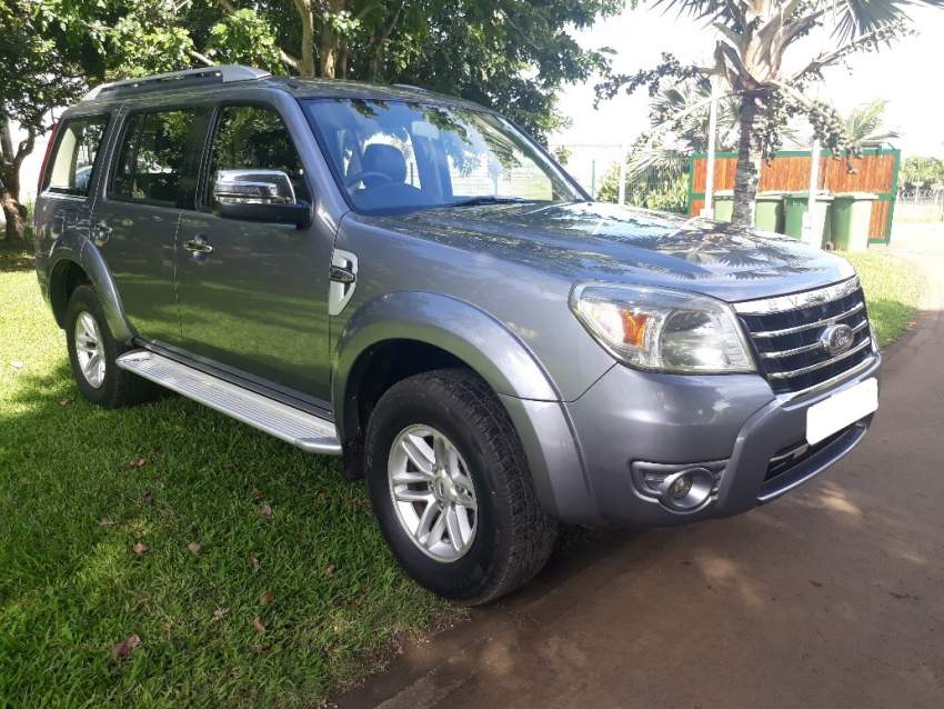 Ford Everest 2011 2.5 T - 8 - SUV Cars  on Aster Vender