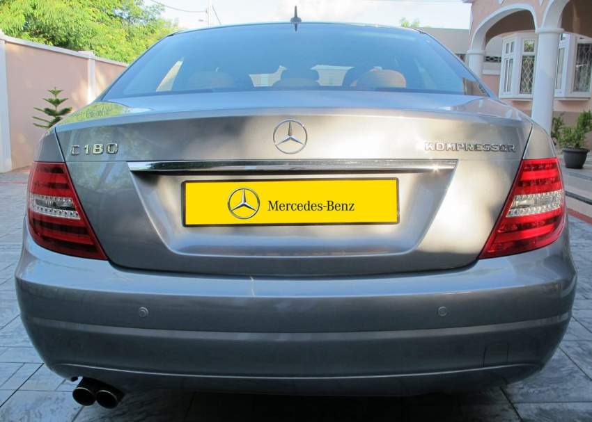 Mercedes-Benz C180 - 5 - Luxury Cars  on Aster Vender
