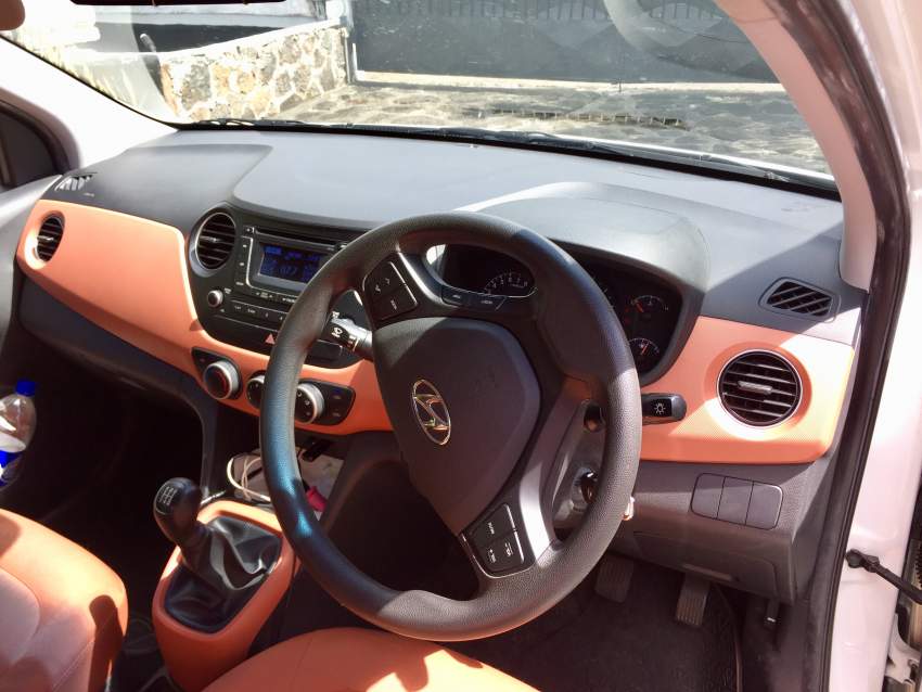 Hyundai Grand i10 - 4 - Compact cars  on Aster Vender