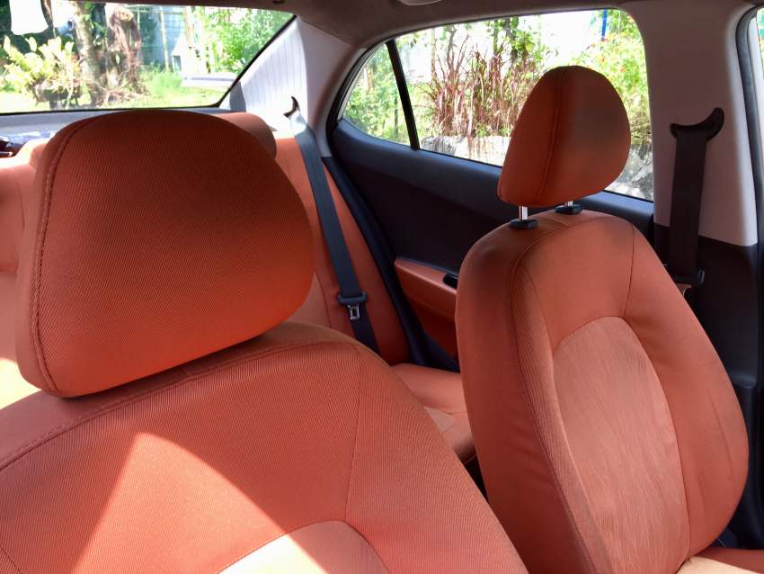 Hyundai Grand i10 - 5 - Compact cars  on Aster Vender