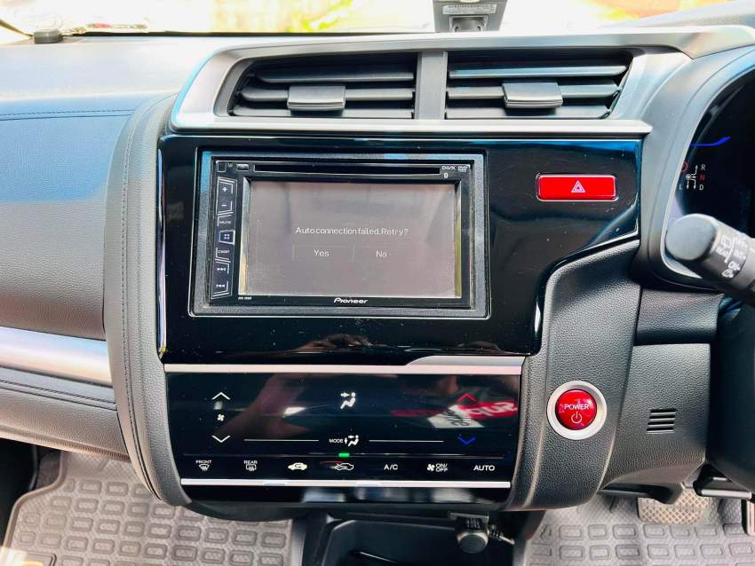 Honda Fit Hybrid (2017) - 5 - Compact cars  on Aster Vender