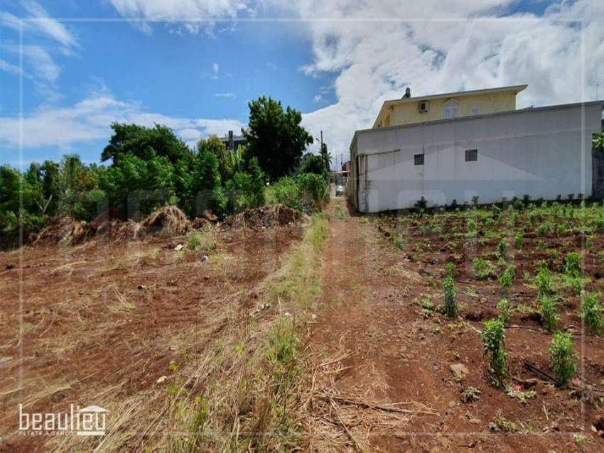 Residential land of 7 perches in Triolet - 1 - Land  on Aster Vender