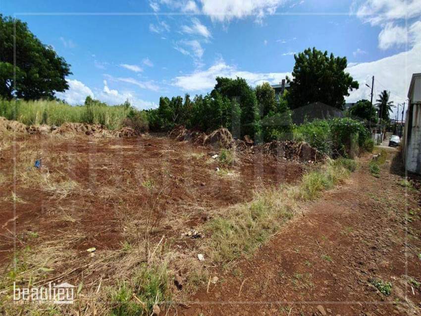 Residential land of 7 perches in Triolet - 2 - Land  on Aster Vender