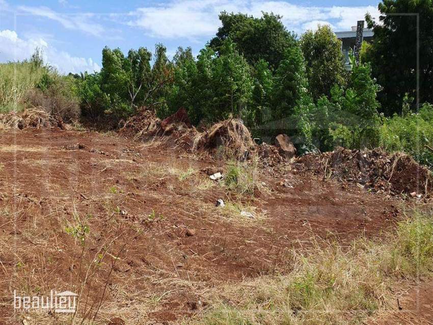 Residential land of 7 perches in Triolet on Aster Vender