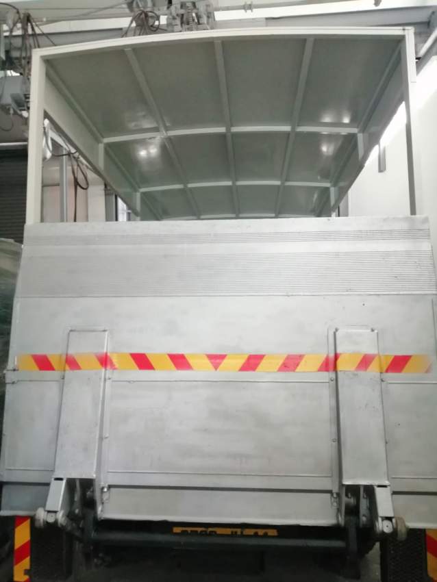 Hyundai White Goods Vehicle Truck with Tail Lift Facility - 1 - Truck bed  on Aster Vender