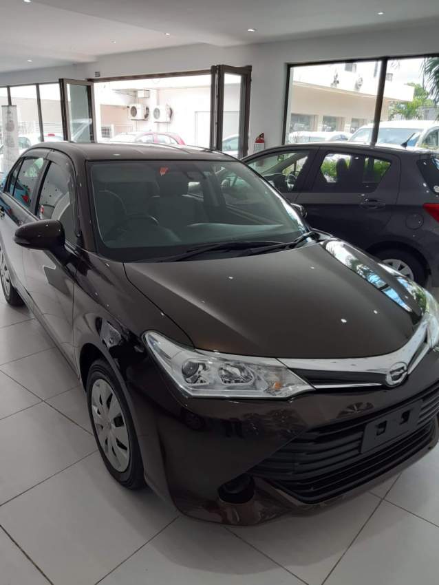 Car Toyota Corolla Axio 2016 - 1 - Family Cars  on Aster Vender