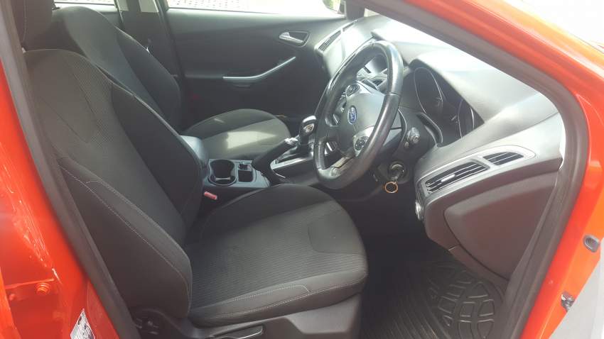 2013 Ford Focus Hatchback 1.6 - 5 - Family Cars  on Aster Vender
