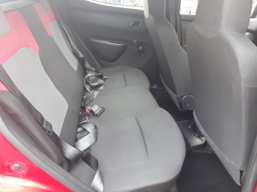 Renault KWID 0.8l 2017 - 4 - Compact cars  on Aster Vender