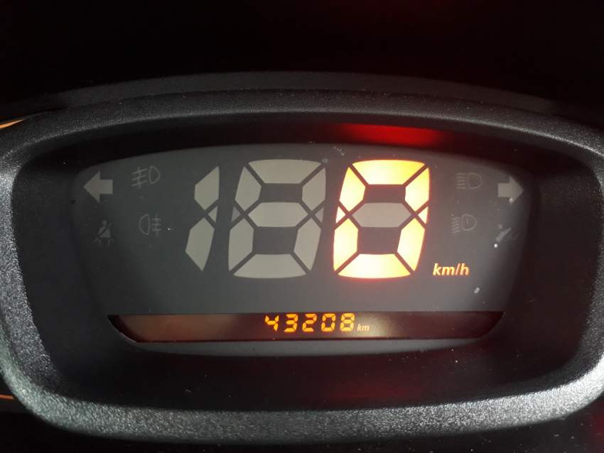 Renault KWID 0.8l 2017 - 7 - Compact cars  on Aster Vender