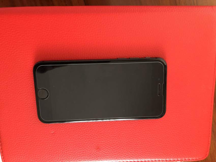 iPhone 8 excellent. Condition 9/10 - 2 - iPhones  on Aster Vender