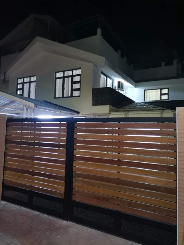 Beautiful Huge House At Quatre Bornes - 2 - House  on Aster Vender