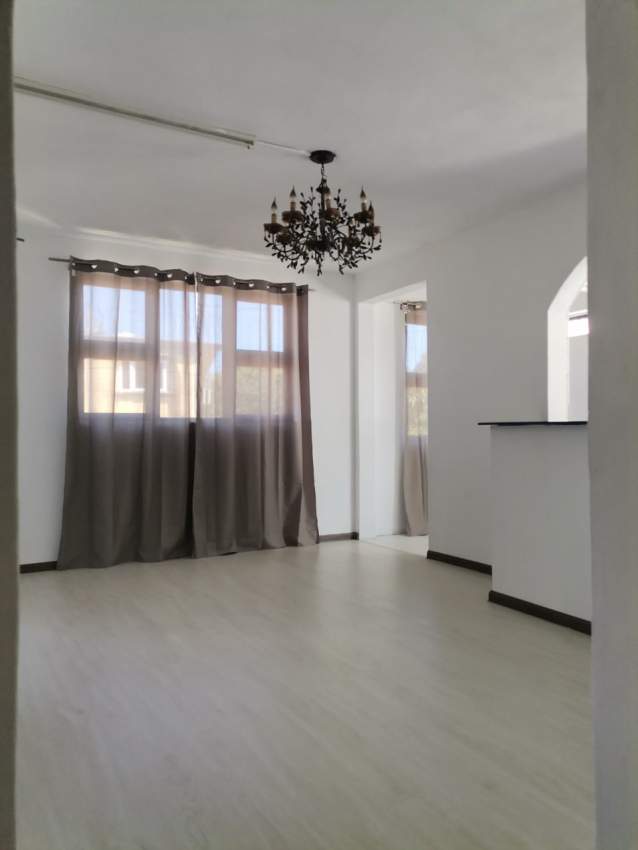 Beautiful Huge House At Quatre Bornes - 5 - House  on Aster Vender