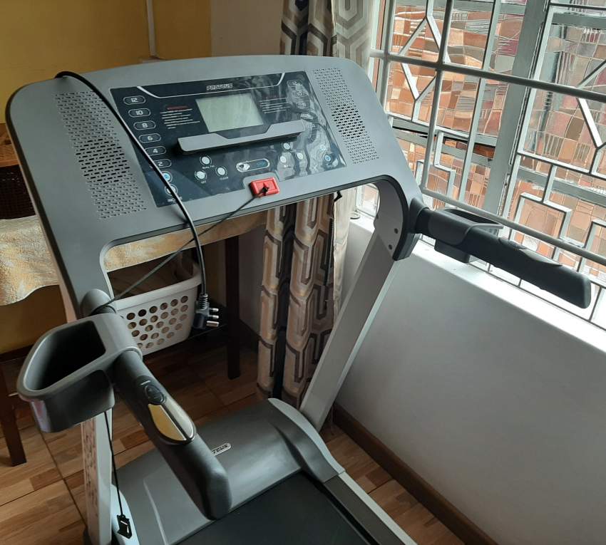 Proteus pst 4500 Treadmill - 2 - Fitness & gym equipment  on Aster Vender