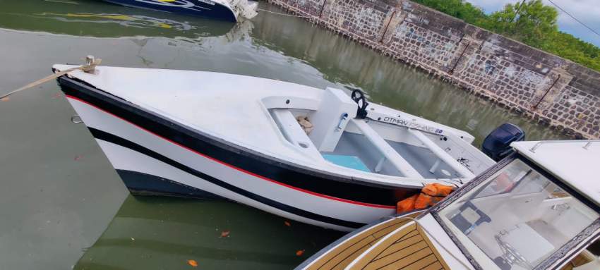 Resiglace Pelican 23 deluxe - 1 - Boats  on Aster Vender