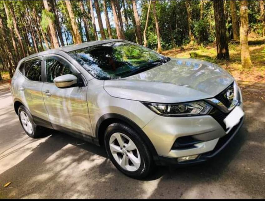 Nissan Qashqai 2018 - 2 - SUV Cars  on Aster Vender