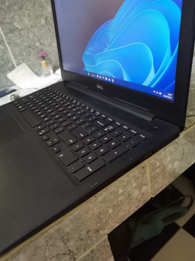 Dell inspiron 3593 laptop  on Aster Vender