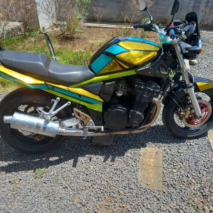 Suzuki Bandit - 1 - Roadsters  on Aster Vender