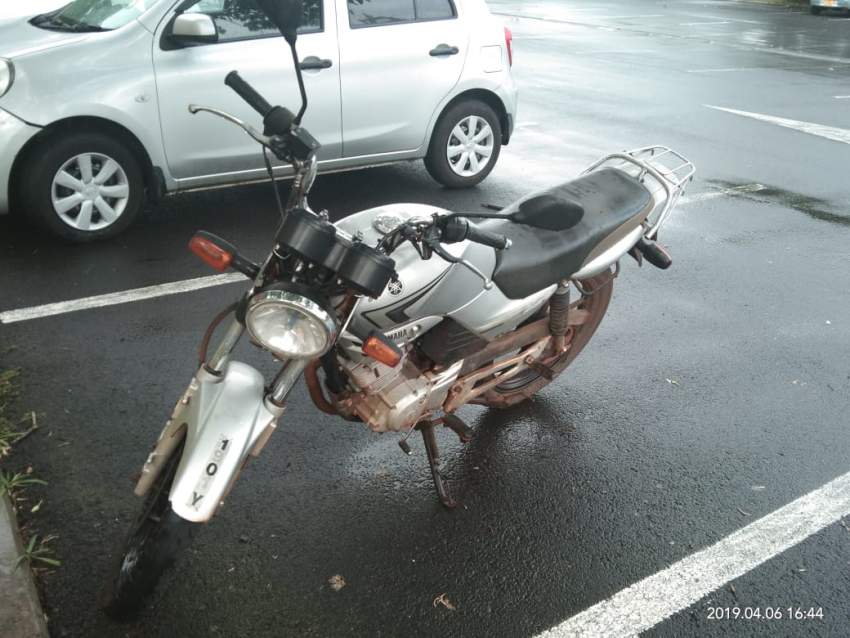 YAMAHA Ybr 125 cc - 6 - Roadsters  on Aster Vender