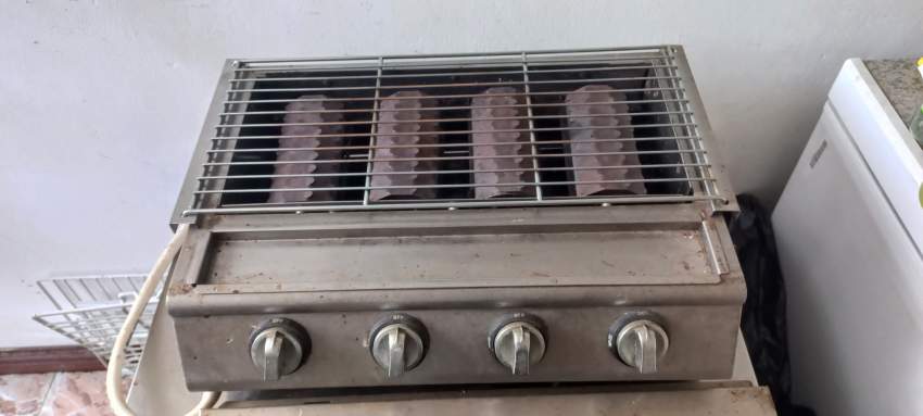 Grill a gas on Aster Vender