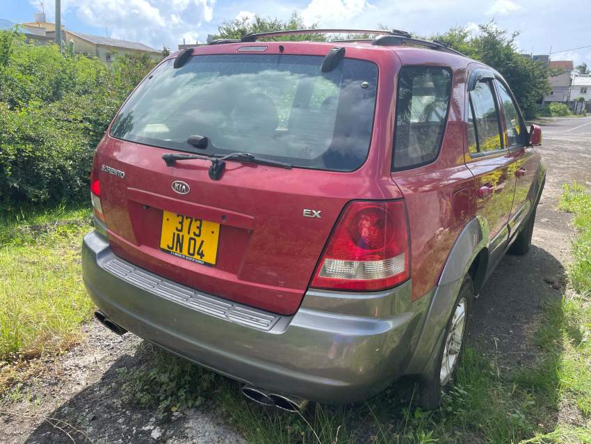 KIA SORENTO EN PANNE MÉCANIQUE - 4 - Pickup trucks (4x4 & 4x2)  on Aster Vender