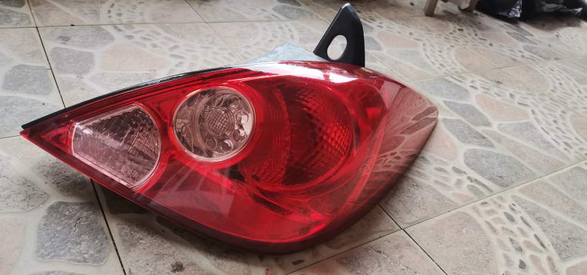Feux arrierre droite Nissan tida hatchback - 0 - Spare Parts  on Aster Vender