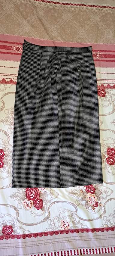 Jupe classique a carreaux blanc et noire - 2 - Skirt  on Aster Vender