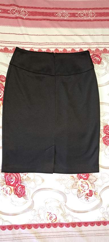Jupe classique couleur marron longeur du genou Lola - 2 - Skirt  on Aster Vender