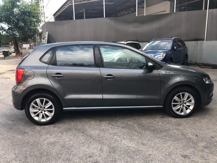 VOLKSWAGEN POLO - 2 - Compact cars  on Aster Vender