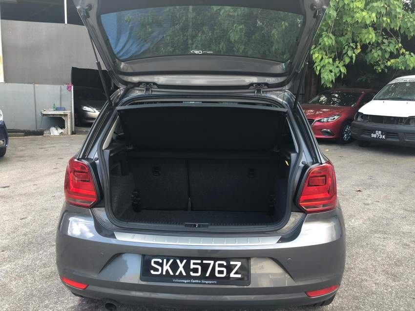 VOLKSWAGEN POLO - 4 - Compact cars  on Aster Vender