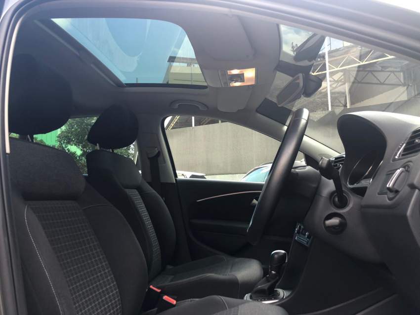 VOLKSWAGEN POLO - 5 - Compact cars  on Aster Vender