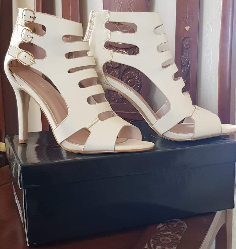 Lady shoes - 3 - Women's shoes (ballet, etc)  on Aster Vender