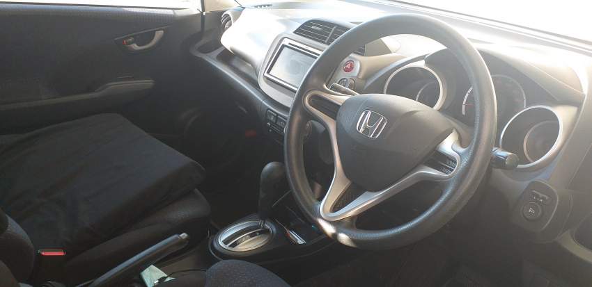 Honda Fit Automatic 2010 - 2 - Family Cars  on Aster Vender