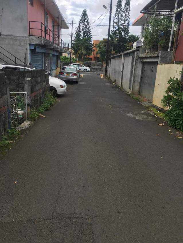 House for sale at Ramjee lane Glenpark  vacoas - 5 - House  on Aster Vender